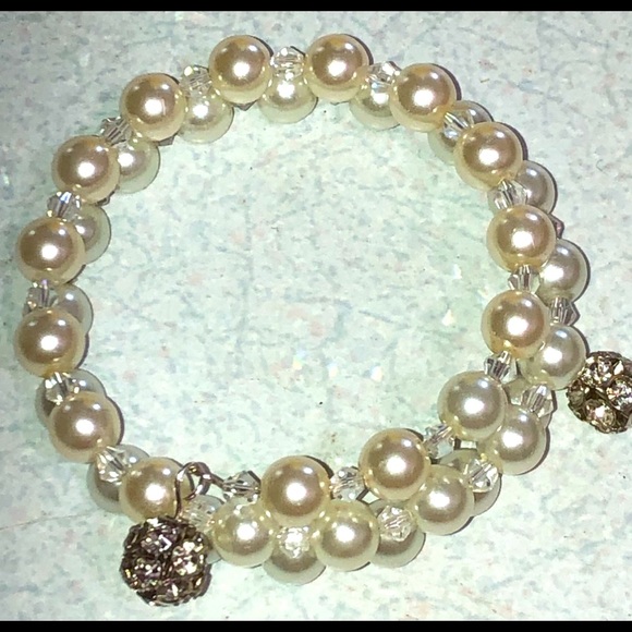 Just For Fun Jewelry - Beautiful faux pearl bracelet